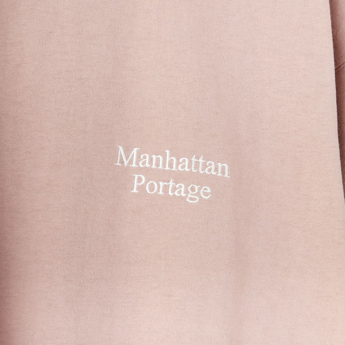 MANHATTAN PORTAGE [マンハッタンポーテージ] 別注 バックフォトプリントTシャツ [25SSMP-IN67-JF] PINK