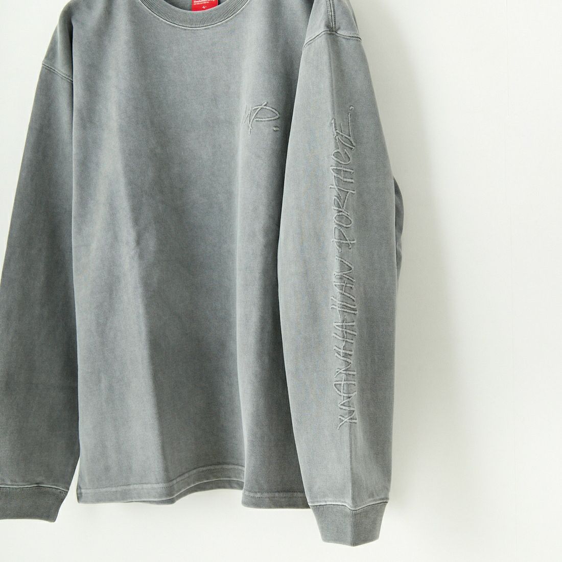 MANHATTAN PORTAGE [マンハッタンポーテージ] 別注 ピグメント染め 手書き風バックロゴ刺繍ロンT [25SSMP-IN64-JF] GRAY