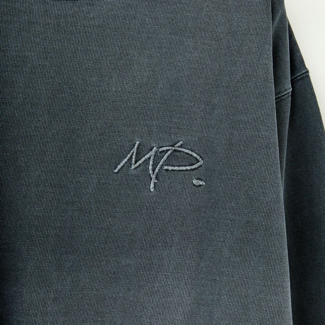 MANHATTAN PORTAGE [マンハッタンポーテージ] 別注 ピグメント染め 手書き風バックロゴ刺繍ロンT [25SSMP-IN64-JF] CHARCOAL