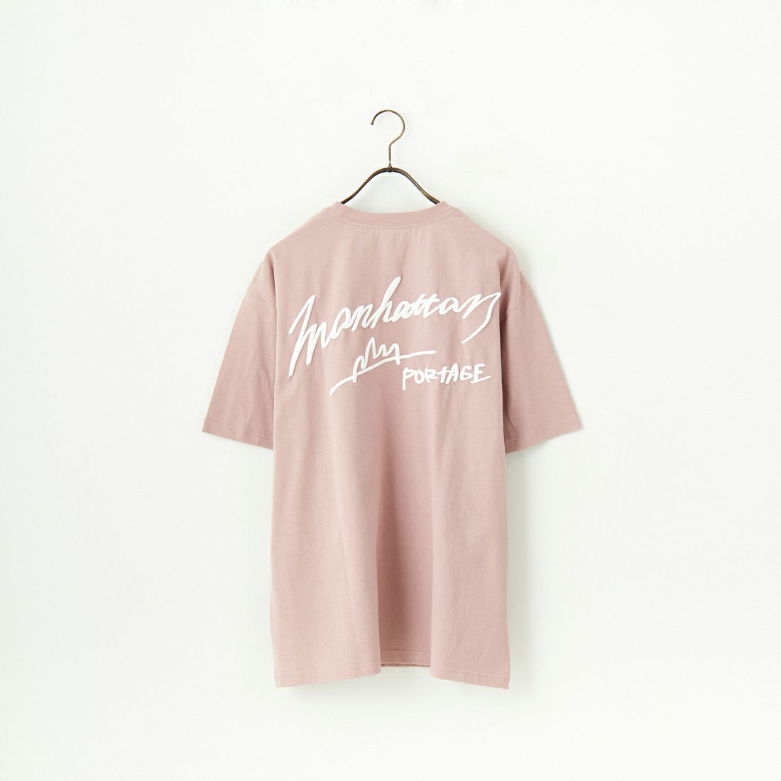 MANHATTAN PORTAGE [マンハッタンポーテージ] 別注 手描き風ロゴ バックプリントTシャツ [25SSMP-IN63-JF] PINK