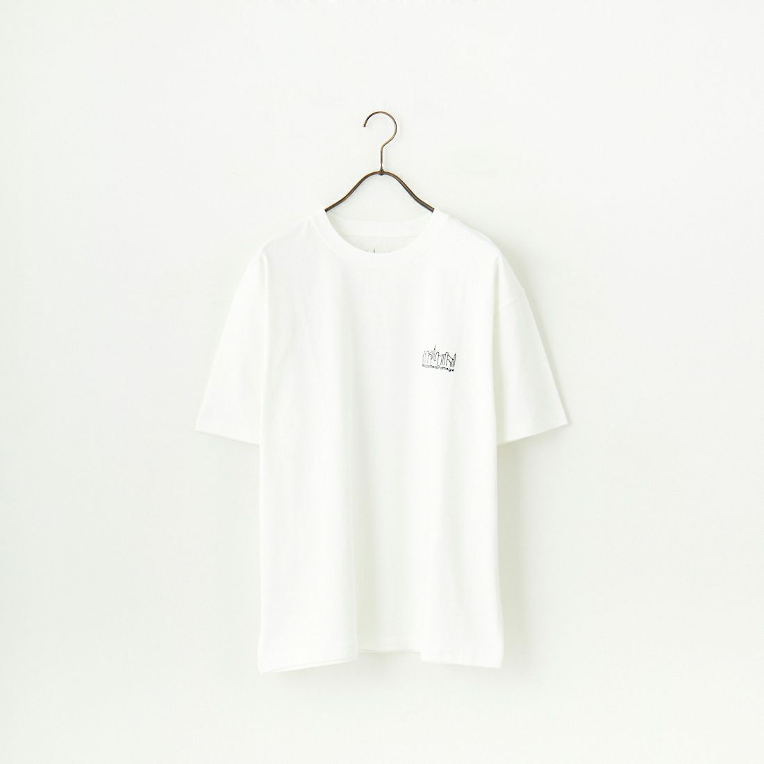 MANHATTAN PORTAGE [マンハッタンポーテージ] 別注 ランダムロゴ バックプリントTシャツ [25SSMP-IN66-JF] WHITE