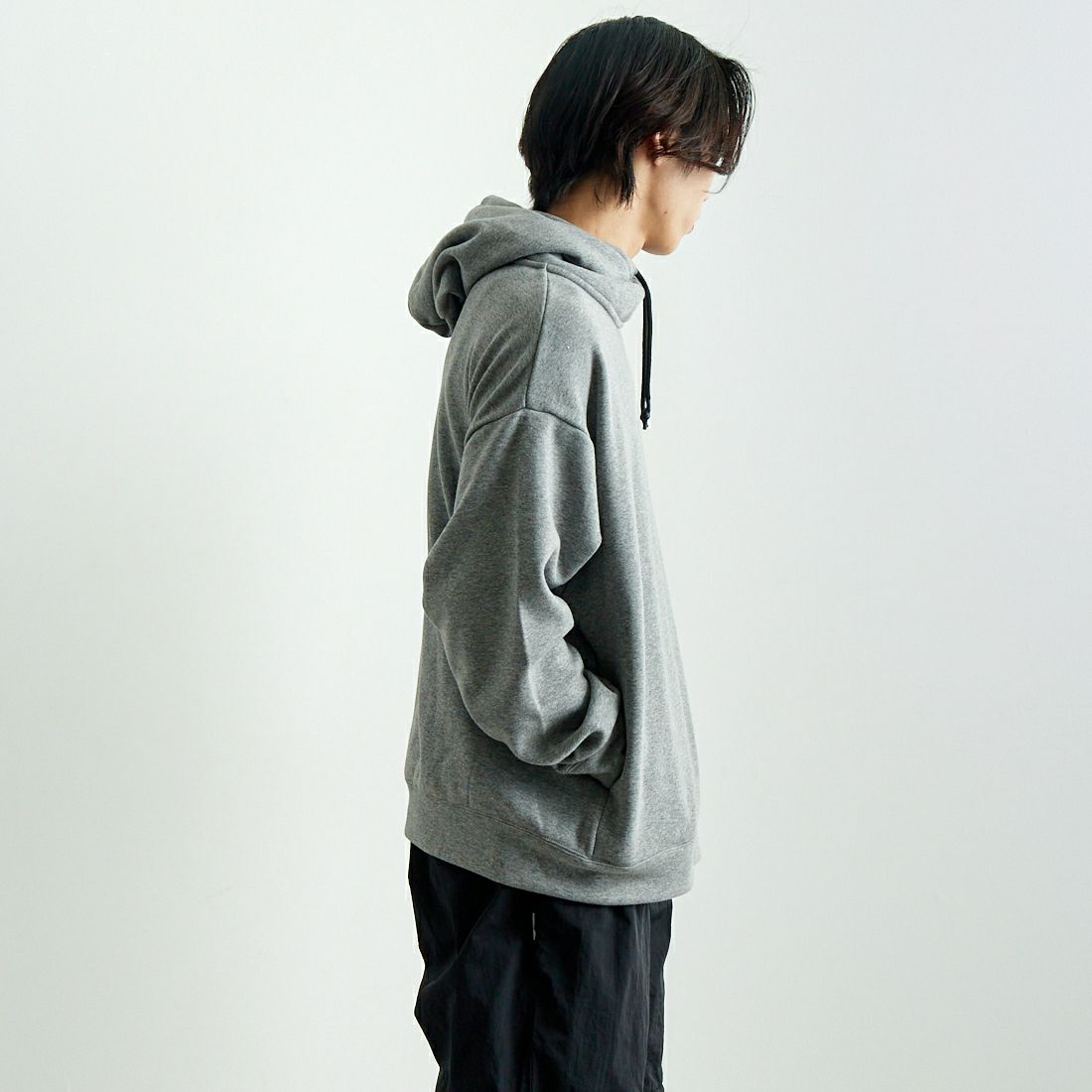 SLICK [スリック] ムートンジャージハイネックパーカー [5155930] 801 H.GRAY &&モデル身長：179cm 着用サイズ：2&&