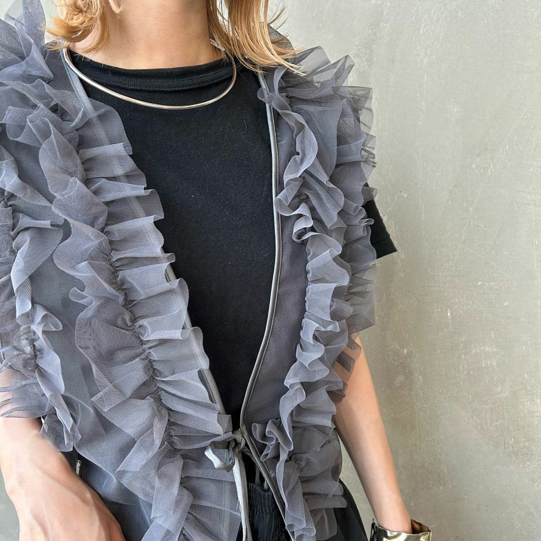 nenom [ネノム] 2WAY チュールフリルベスト [NE24122032] 08 CHARCOA