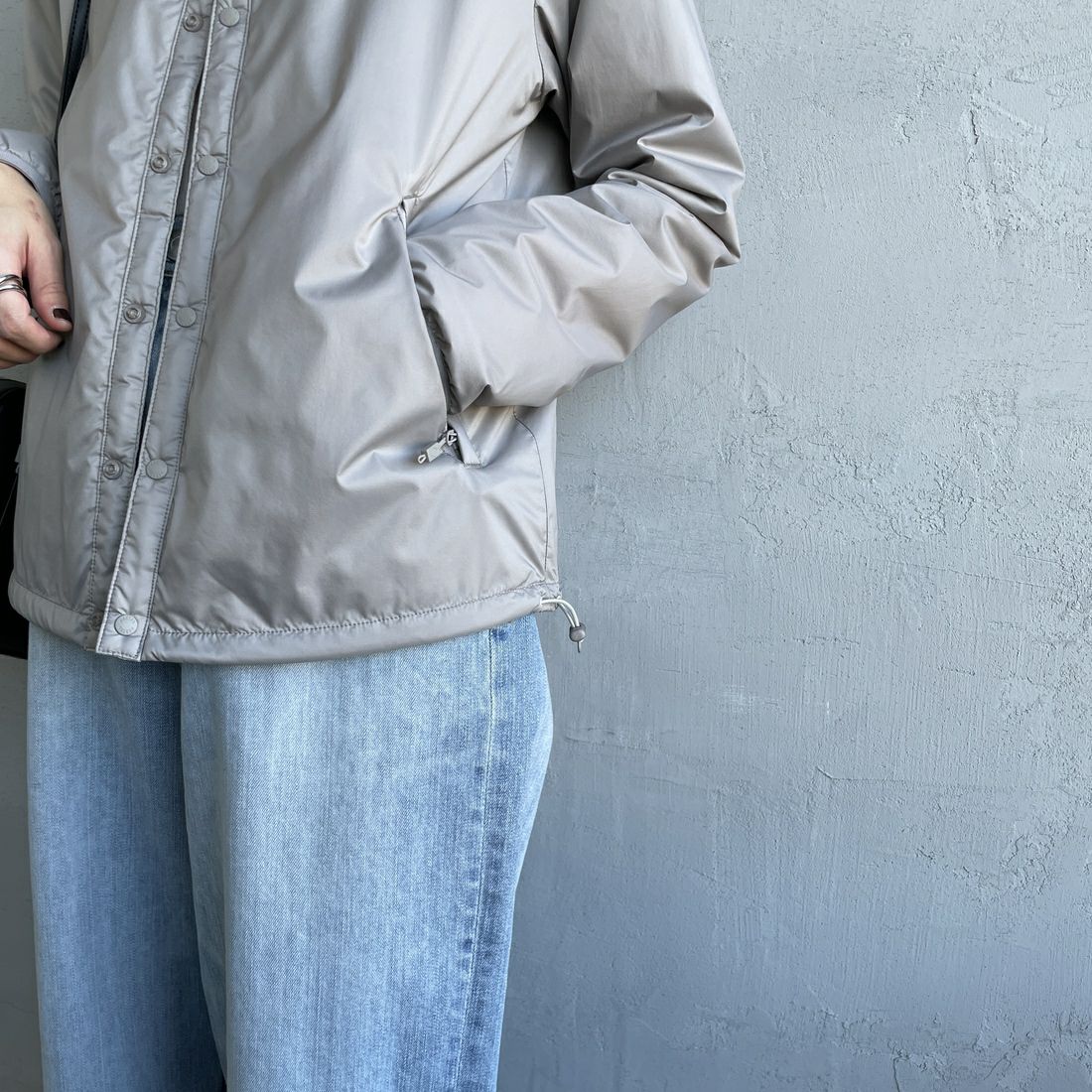 DANTON [ダントン] インサレーションノーカラージャケット [DT-A0632SNT] TAUPE &&モデル身長：158cm 着用サイズ：M&&