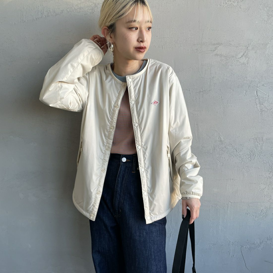 DANTON [ダントン] インサレーションノーカラージャケット [DT-A0632SNT] IVORY &&モデル身長：150cm 着用サイズ：S&&