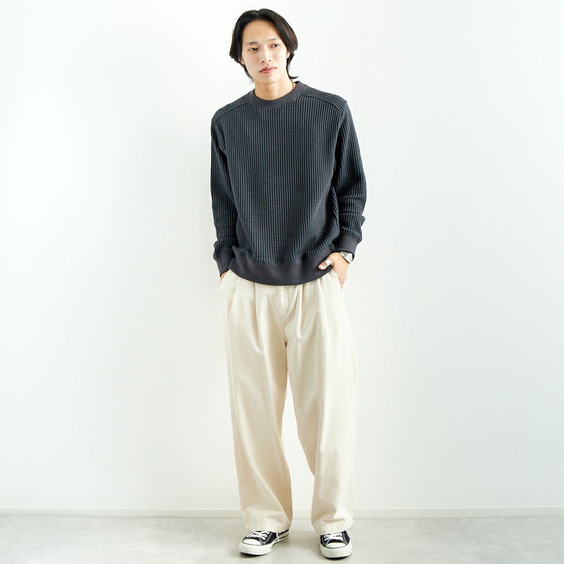 SLICK [スリック] ビッグワッフルプルオーバー [5155917] 720 COAL B &&モデル身長：179cm 着用サイズ：1&&