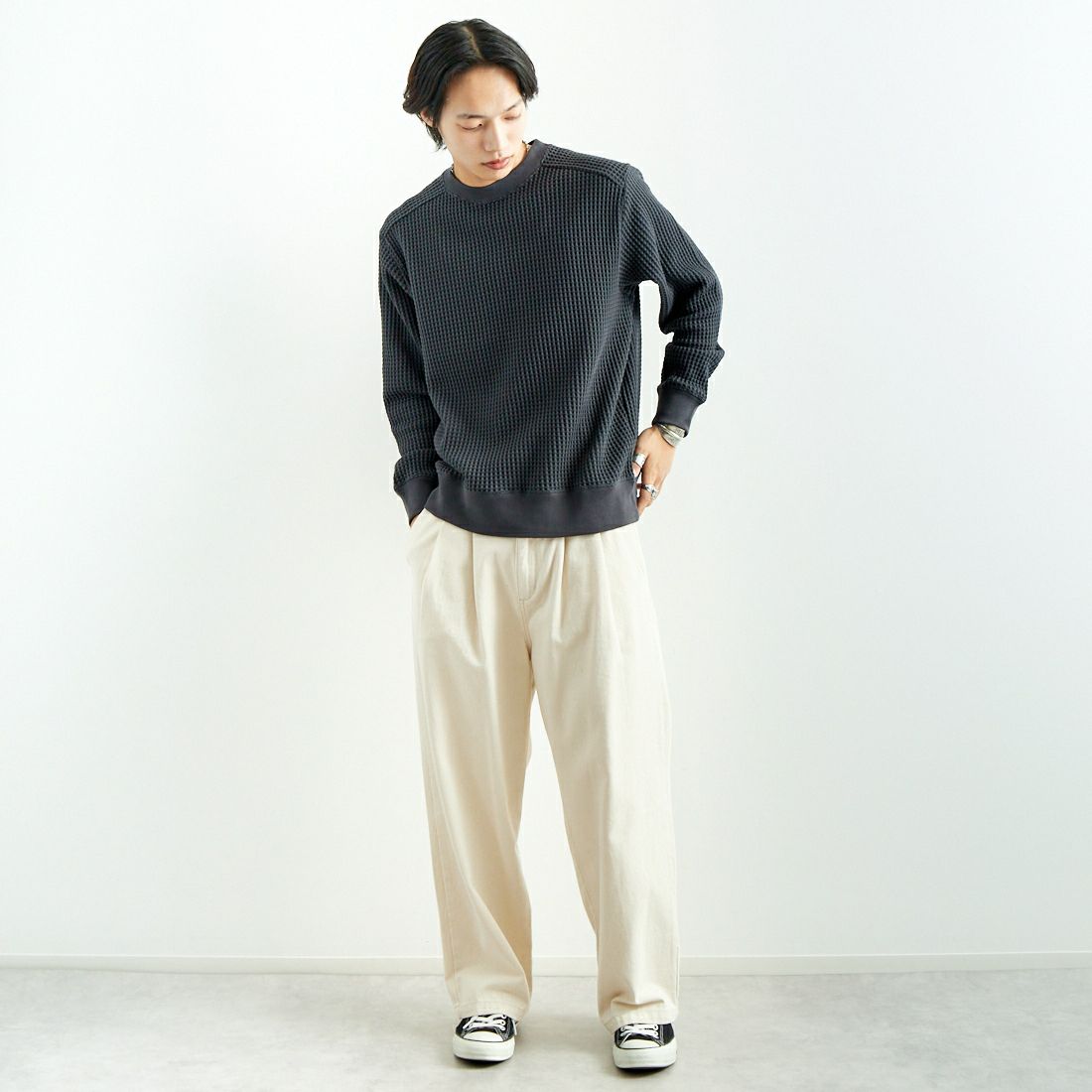 SLICK [スリック] ビッグワッフルプルオーバー [5155917] 720 COAL B &&モデル身長：179cm 着用サイズ：1&&