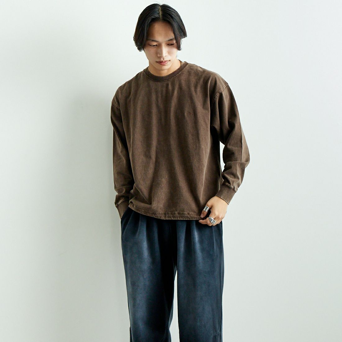 ONEITA [オニータ] ケミカル加工ドロストロングTシャツ [2521-412IN] BROWN &&モデル身長：179cm 着用サイズ：M&&