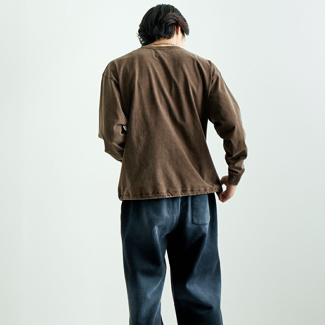 ONEITA [オニータ] ケミカル加工ドロストロングTシャツ [2521-412IN] BROWN &&モデル身長：179cm 着用サイズ：M&&