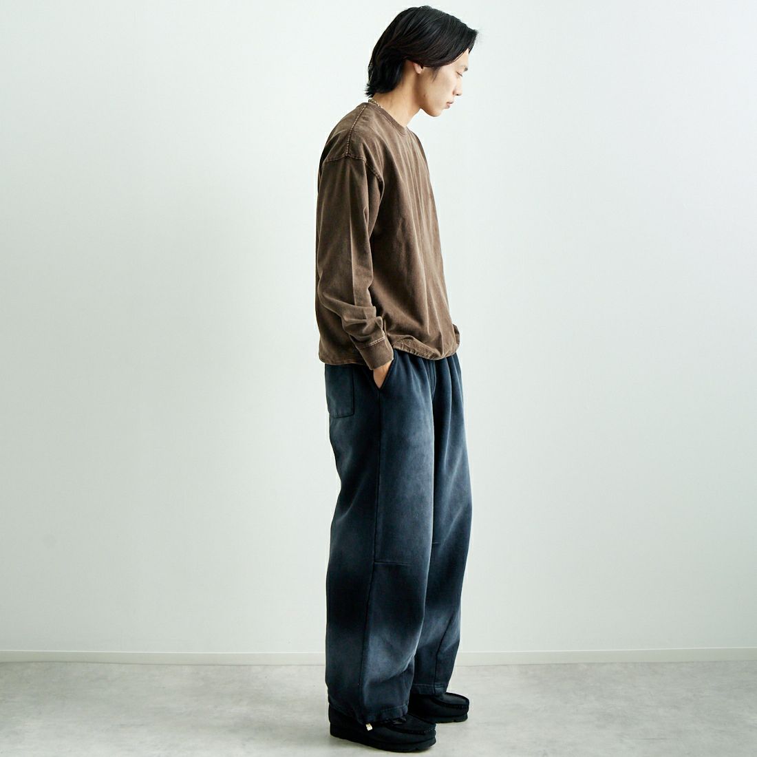 ONEITA [オニータ] ケミカル加工ドロストロングTシャツ [2521-412IN] BROWN &&モデル身長：179cm 着用サイズ：M&&