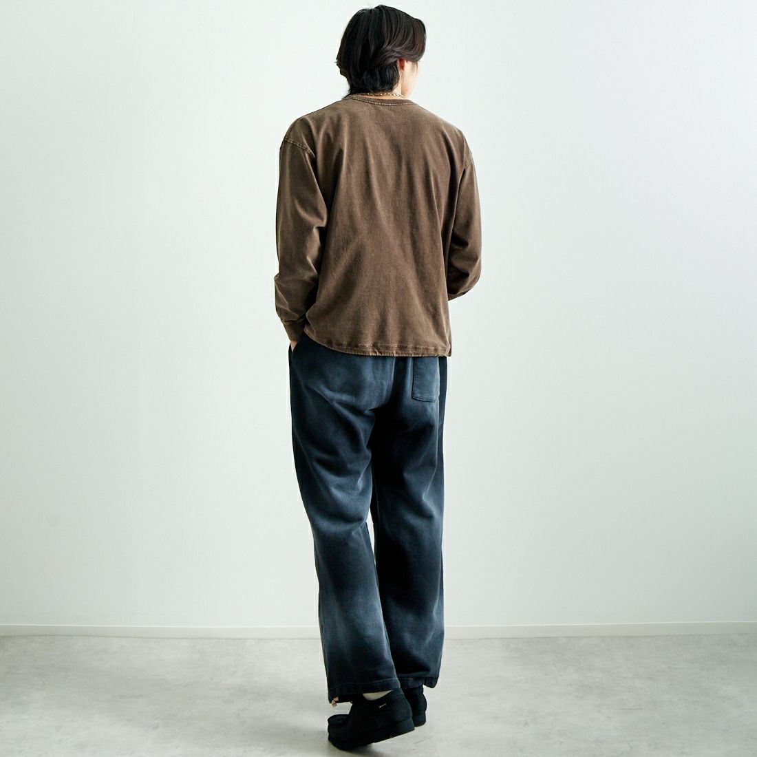 ONEITA [オニータ] ケミカル加工ドロストロングTシャツ [2521-412IN] BROWN &&モデル身長：179cm 着用サイズ：M&&