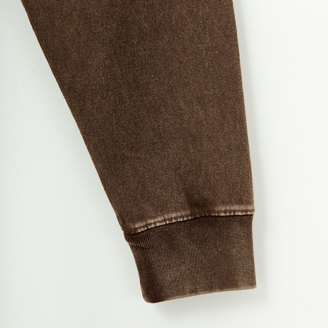ONEITA [オニータ] ケミカル加工ドロストロングTシャツ [2521-412IN] BROWN &&モデル身長：179cm 着用サイズ：M&&