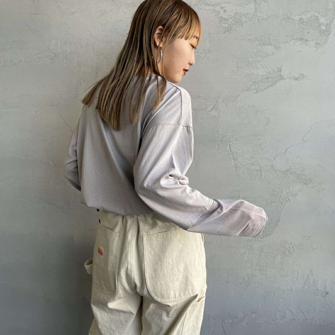 nenom [ネノム] 袖シアー切り替え ロングスリーブカットソー [NE23142058] 05 L.GRAY&&モデル身長：156cm 着用サイズ：F&&
