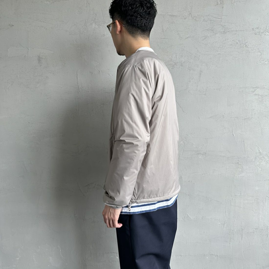DANTON [ダントン] インサレーションノーカラージャケット [DT-A0633SNT] TAUPE &&モデル身長：168cm 着用サイズ：M&&