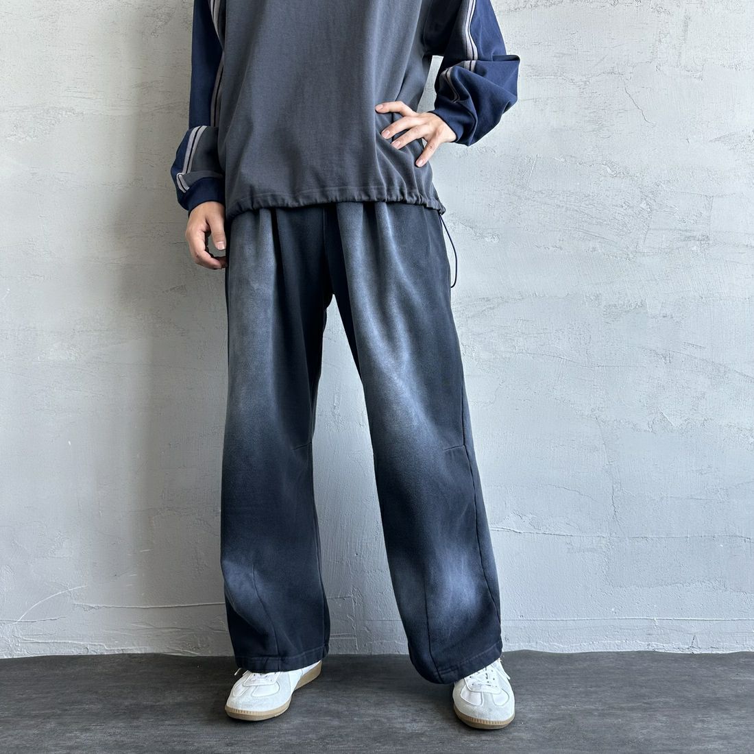 Jeans Factory Clothes [ジーンズファクトリークローズ] ピグメント加工 バレルワイドスウェットパンツ [2521-410IN] BLACK &&モデル身長：179cm 着用サイズ：L&&
