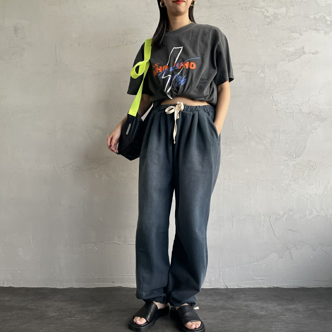 Jeans Factory Clothes [ジーンズファクトリークローズ] ピグメント加工 バレルワイドスウェットパンツ [2521-410IN] NAVY &&モデル身長：163cm 着用サイズ：S&&