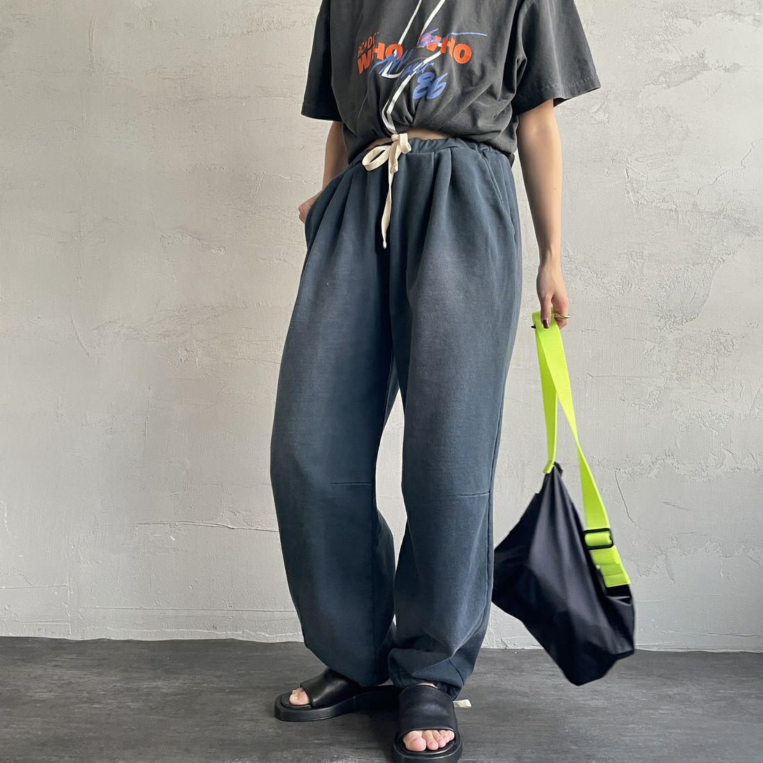 Jeans Factory Clothes [ジーンズファクトリークローズ] ピグメント加工 バレルワイドスウェットパンツ [2521-410IN] NAVY &&モデル身長：163cm 着用サイズ：S&&