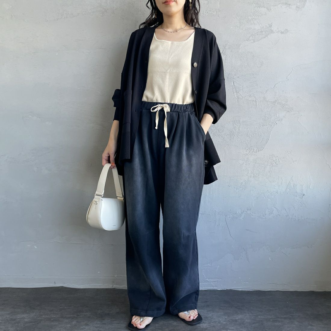 Jeans Factory Clothes [ジーンズファクトリークローズ] ピグメント加工 バレルワイドスウェットパンツ [2521-410IN] BLACK &&モデル身長：160cm 着用サイズ：S&&