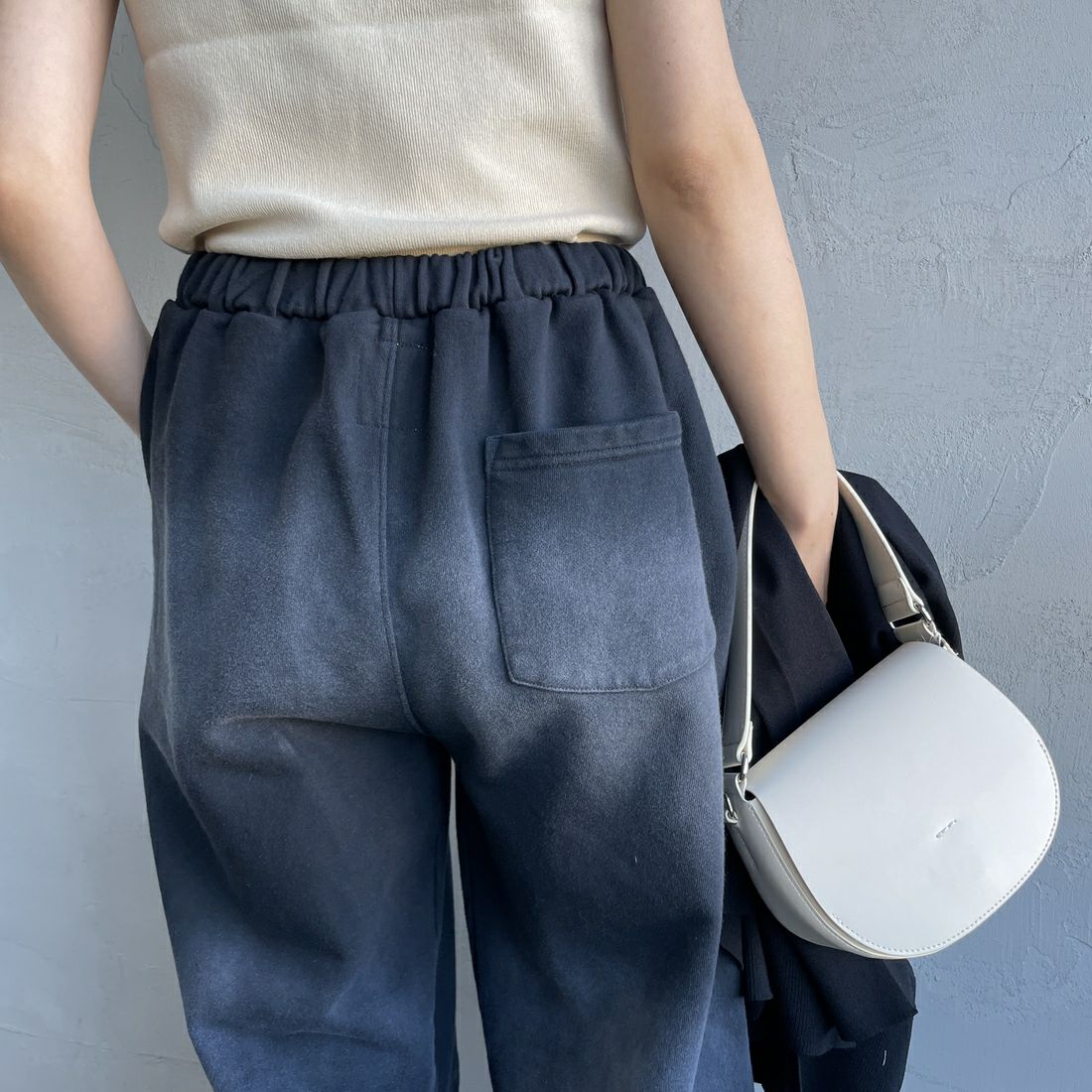 Jeans Factory Clothes [ジーンズファクトリークローズ] ピグメント加工 バレルワイドスウェットパンツ [2521-410IN] BLACK &&モデル身長：160cm 着用サイズ：S&&