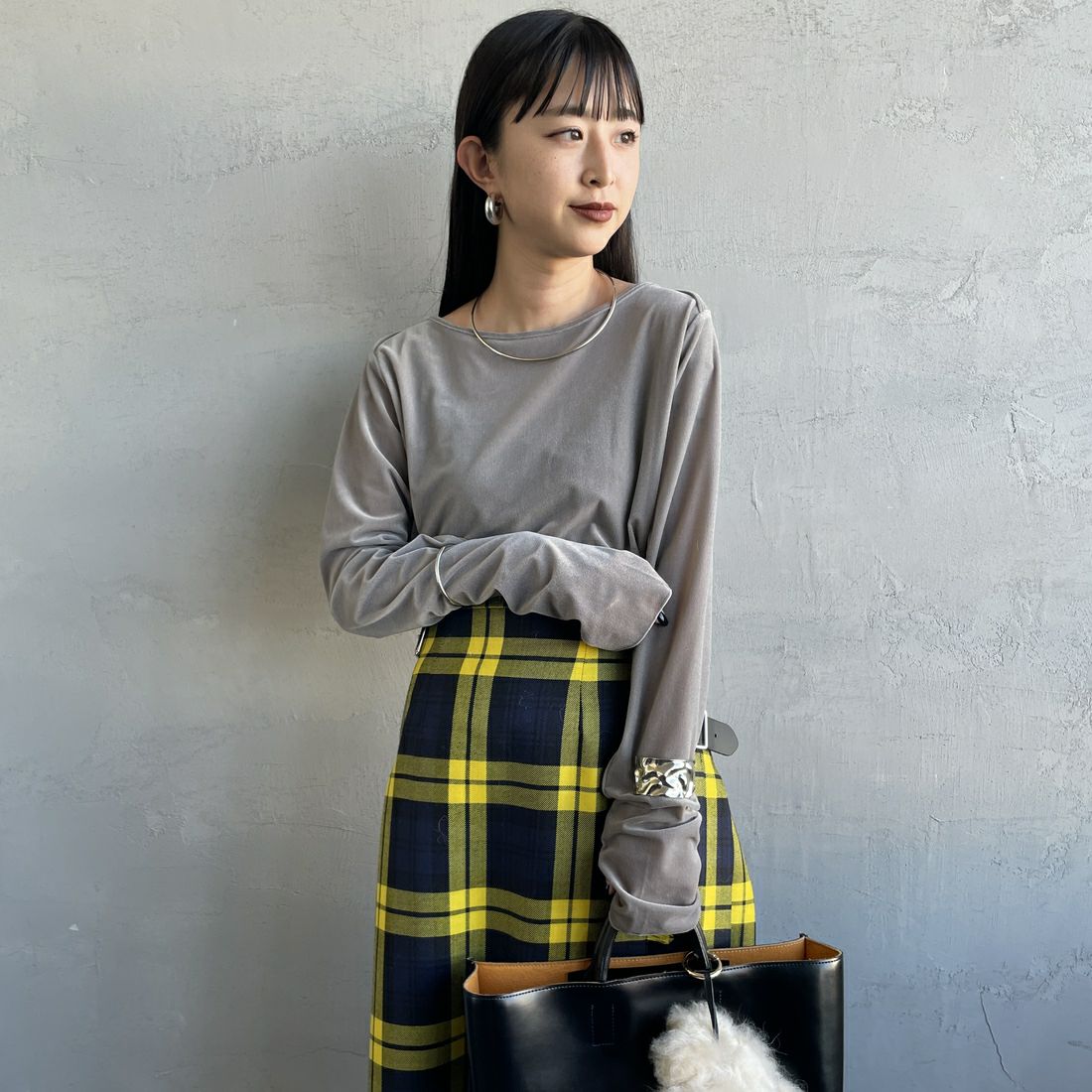 nenom [ネノム] レイヤードシアーベロアカットソー [NE24132011] 05 L.GRAY &&モデル身長：150cm 着用サイズ：F&&
