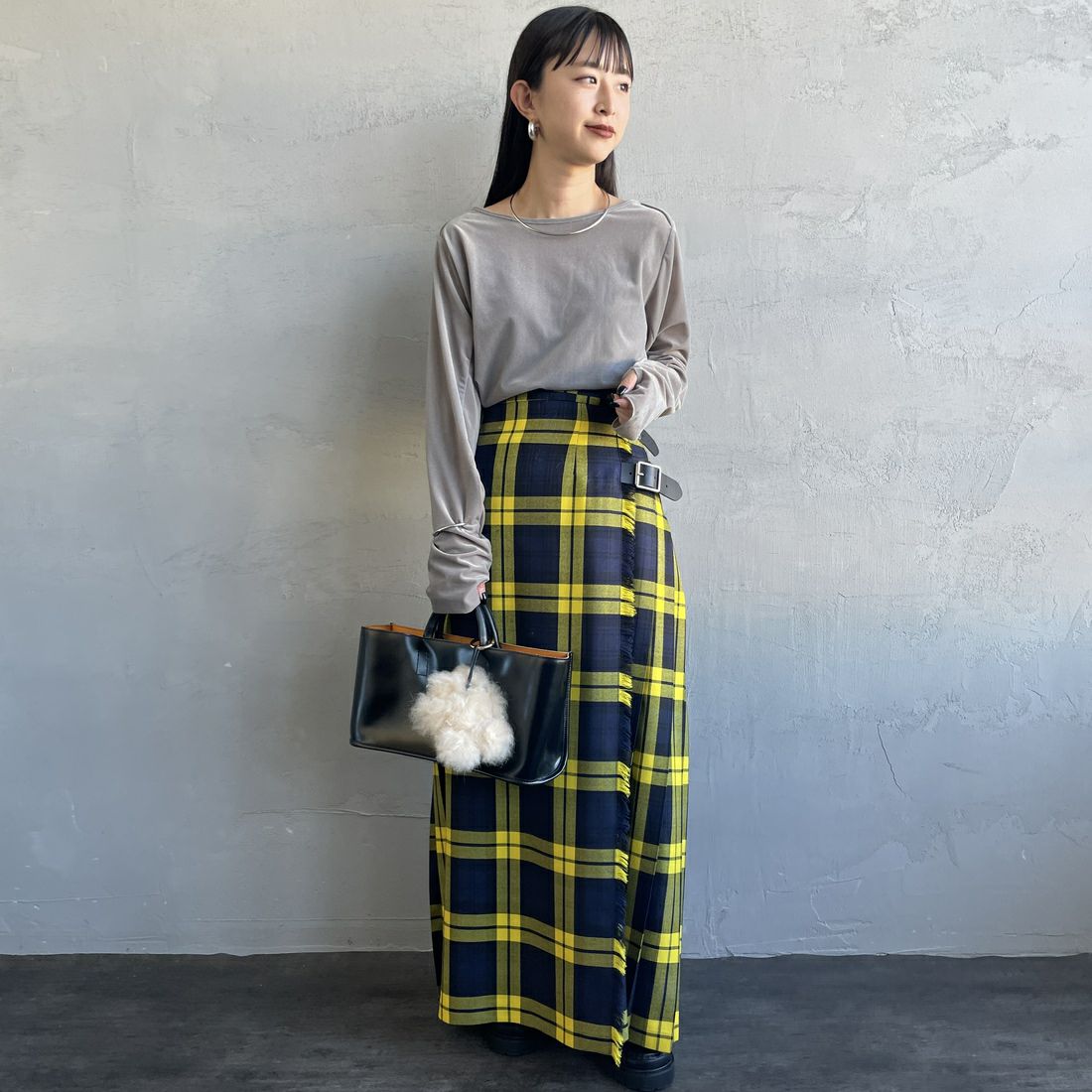 nenom [ネノム] レイヤードシアーベロアカットソー [NE24132011] 05 L.GRAY &&モデル身長：150cm 着用サイズ：F&&