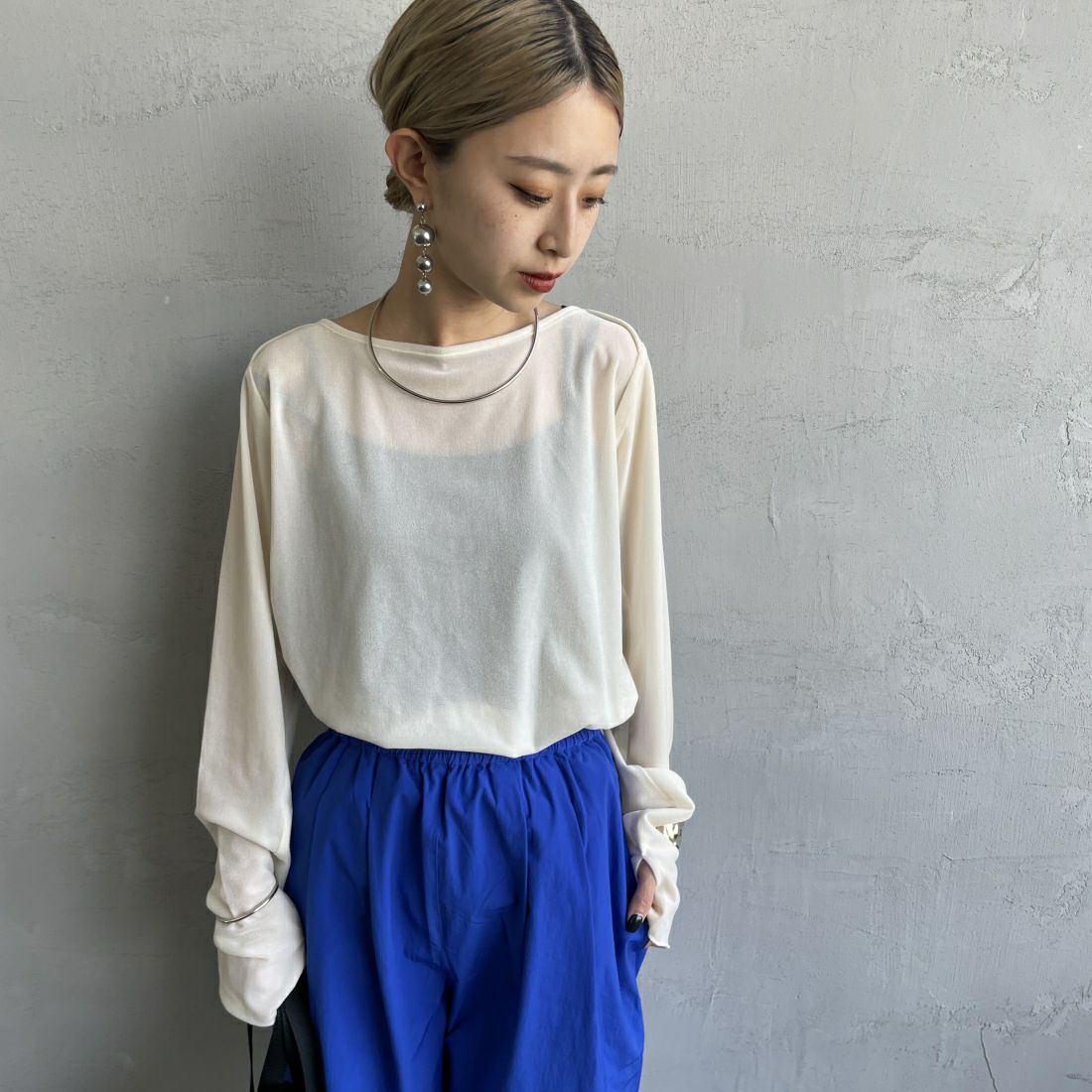 nenom [ネノム] レイヤードシアーベロアカットソー [NE24132011] 02 OFF &&モデル身長：150cm 着用サイズ：F&&