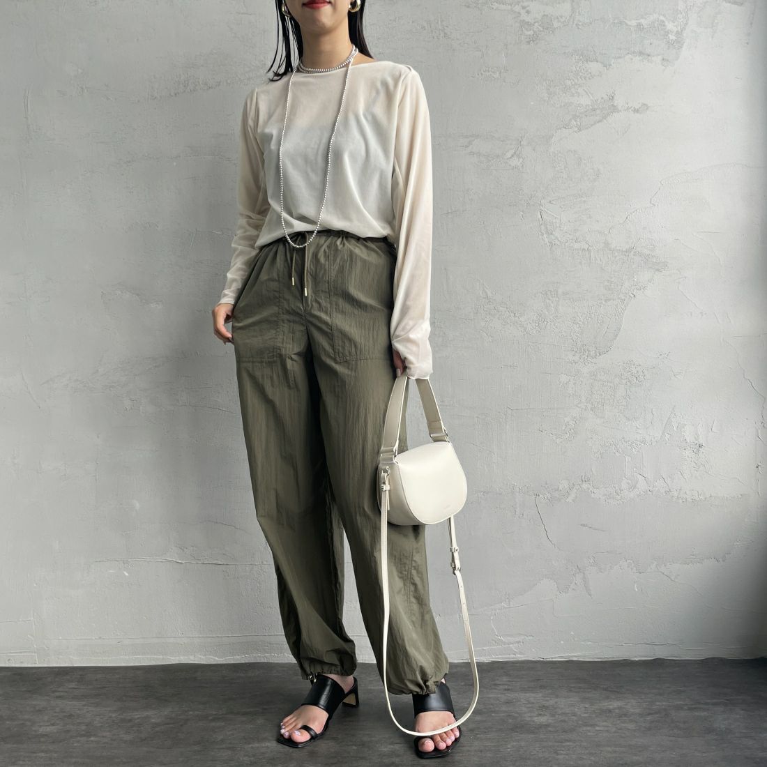 nenom [ネノム] レイヤードシアーベロアカットソー [NE24132011] 02 OFF&&モデル身長：163cm 着用サイズ：F&&