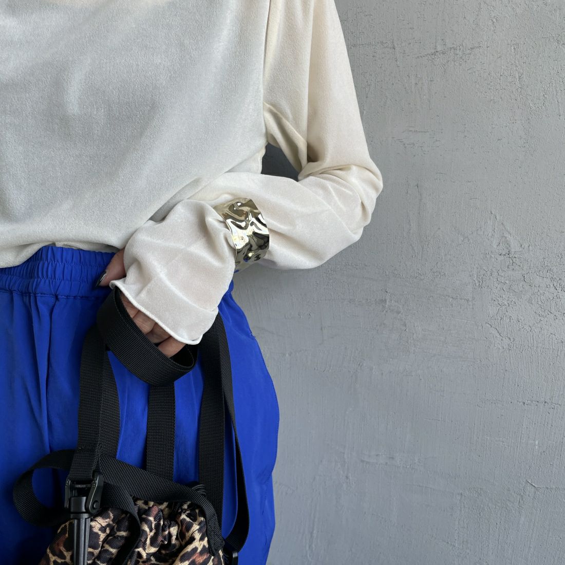 nenom [ネノム] レイヤードシアーベロアカットソー [NE24132011] 02 OFF &&モデル身長：150cm 着用サイズ：F&&