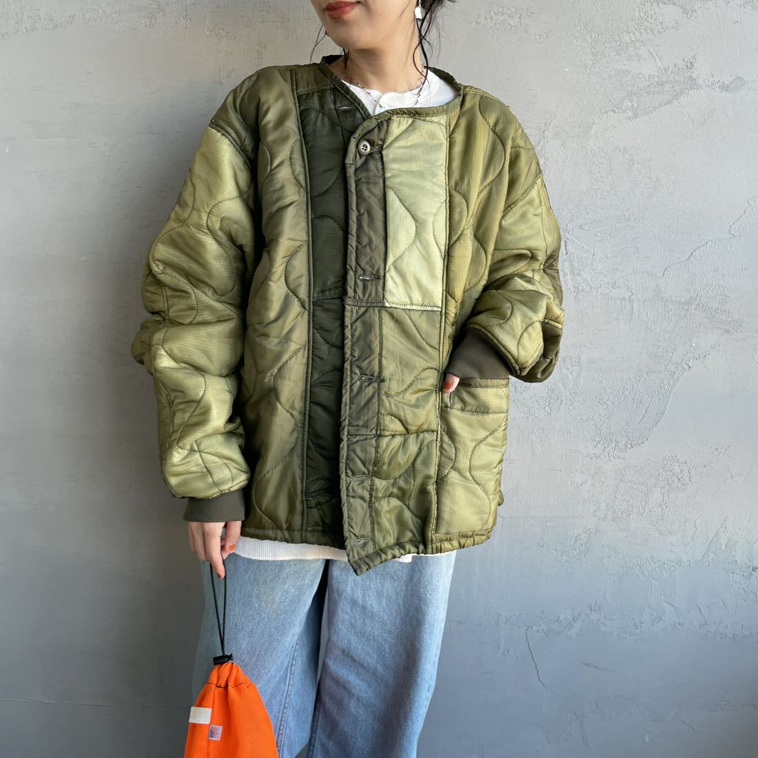 ODDMENT [オッドメント] M-65 リメイクショートキルティングライナージャケット [QUILT-NEW-SHORT-JKT] OLIVE&&モデル身長：160cm 着用サイズ：ONE SIZE&&