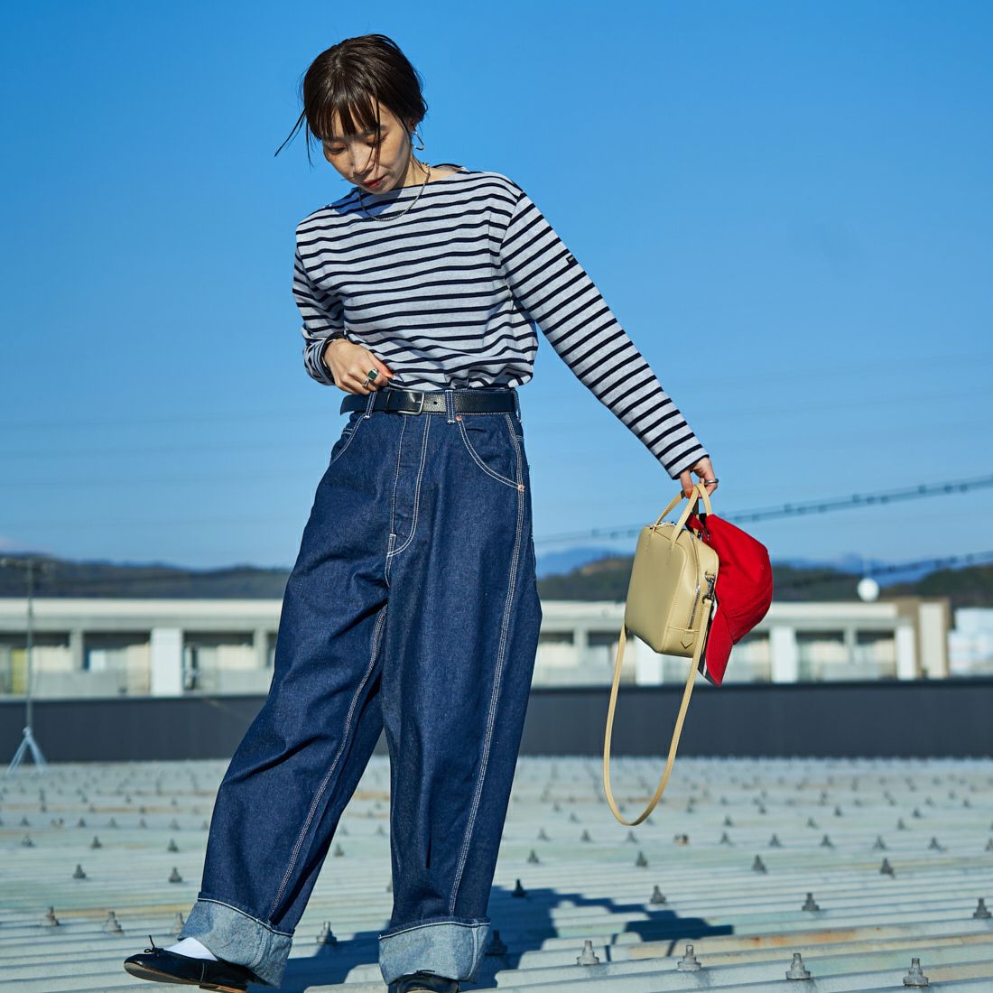 ST.JAMES [セントジェームス] 別注 バスクボーダーロングスリーブTシャツ [OUESSANT-JF] GRI/NAV&&モデル身長：158cm 着用サイズ：3&&