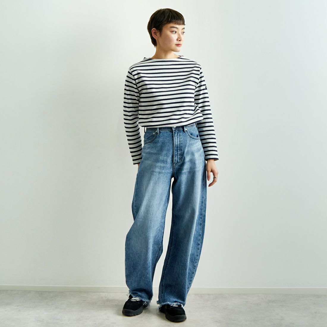 ST.JAMES [セントジェームス] 別注 バスクボーダーロングスリーブTシャツ [OUESSANT-JF] GRI/NAV &&モデル身長：160cm 着用サイズ：3&&