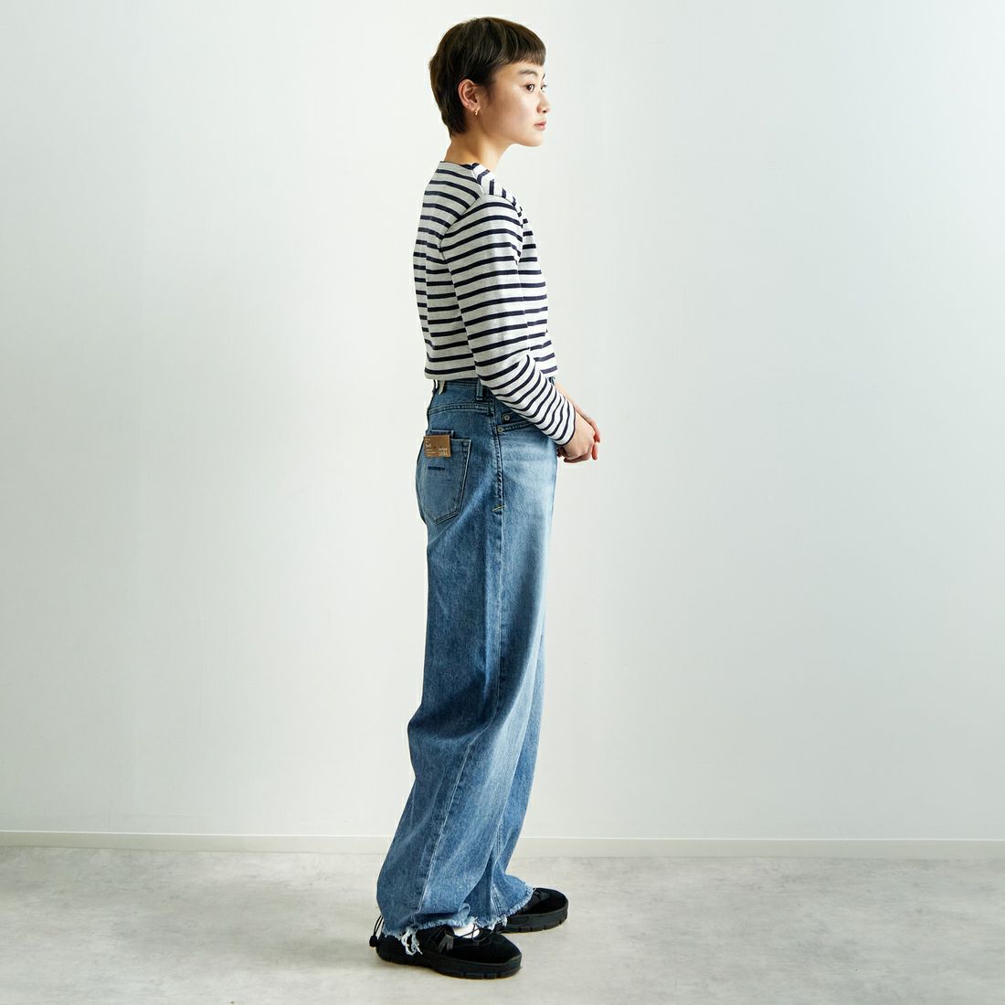 ST.JAMES [セントジェームス] 別注 バスクボーダーロングスリーブTシャツ [OUESSANT-JF] GRI/NAV &&モデル身長：160cm 着用サイズ：3&&