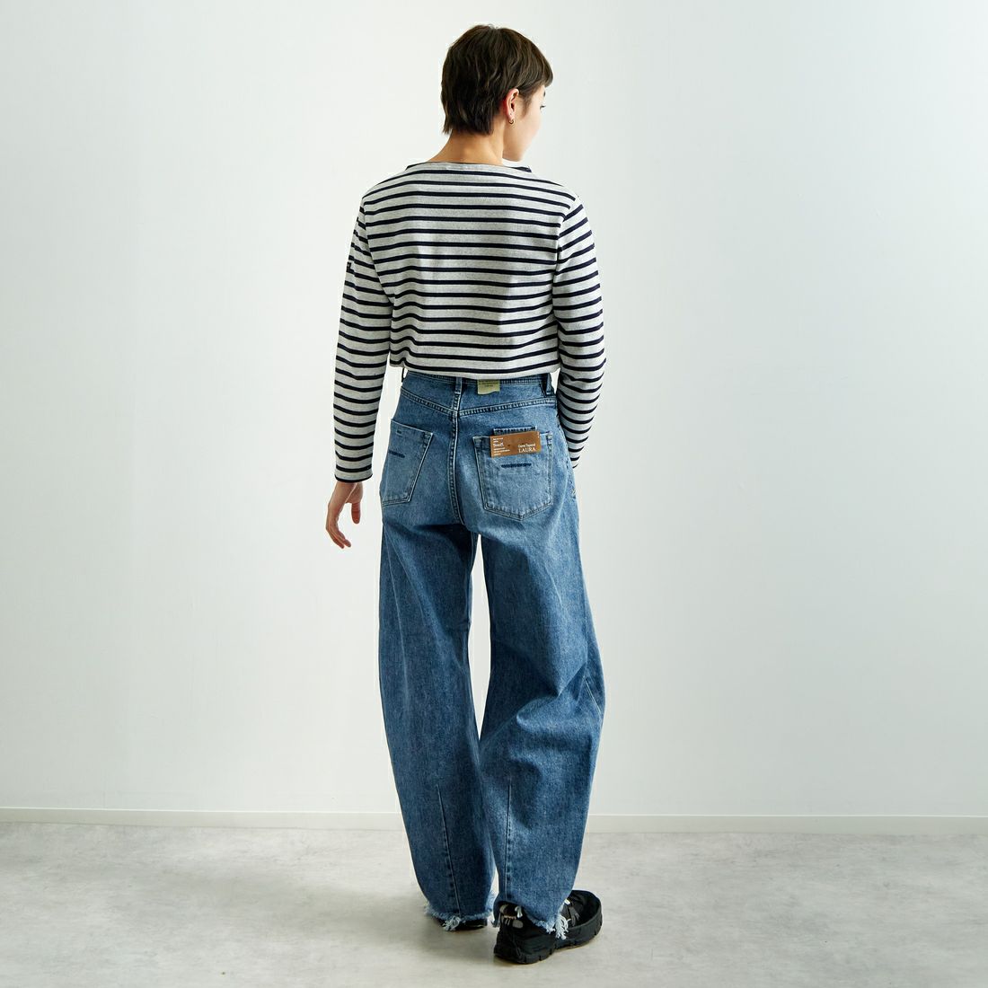 ST.JAMES [セントジェームス] 別注 バスクボーダーロングスリーブTシャツ [OUESSANT-JF] GRI/NAV &&モデル身長：160cm 着用サイズ：3&&