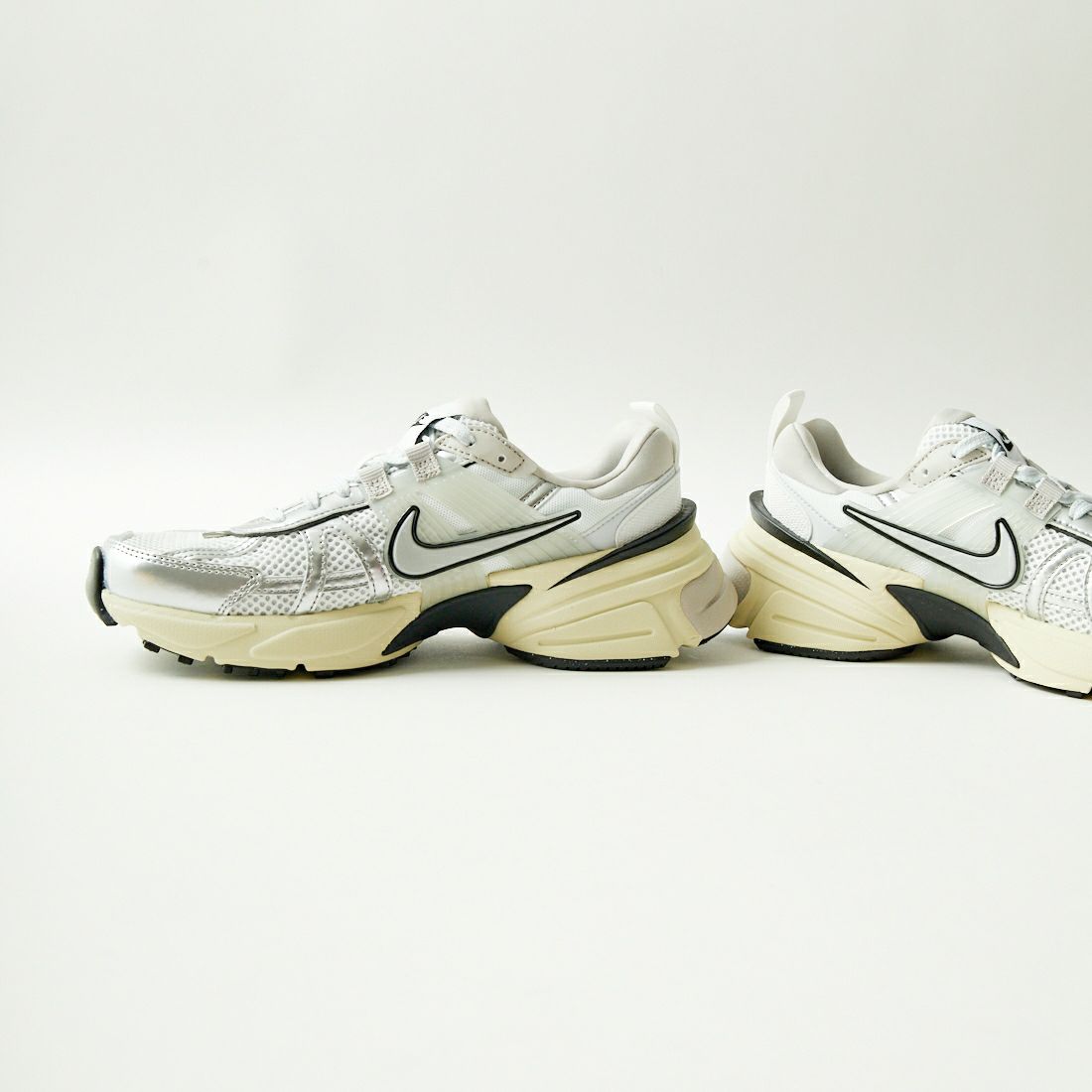 NIKE [ナイキ] V2K ラン [HJ4497] 100 SUMMIT