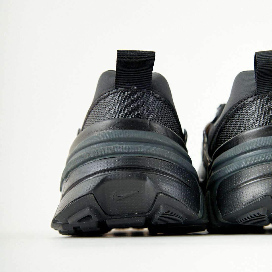 NIKE [ナイキ] V2K ラン [HJ4497] 001 BLACK