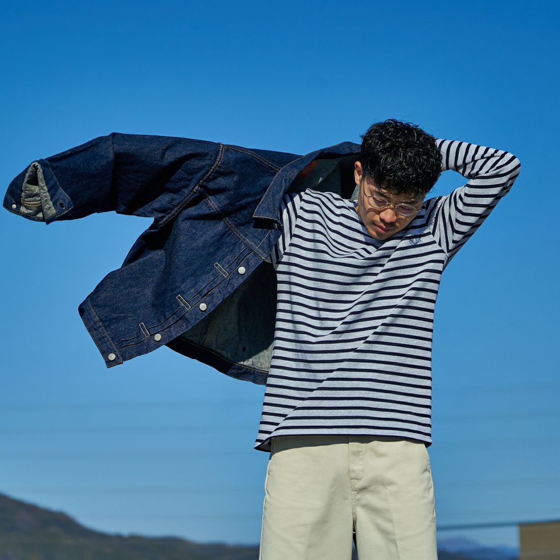 ST.JAMES [セントジェームス] 別注 バスクボーダーロングスリーブTシャツ [OUESSANT-JF] GRI/NAV&&モデル身長：168cm 着用サイズ：6&&