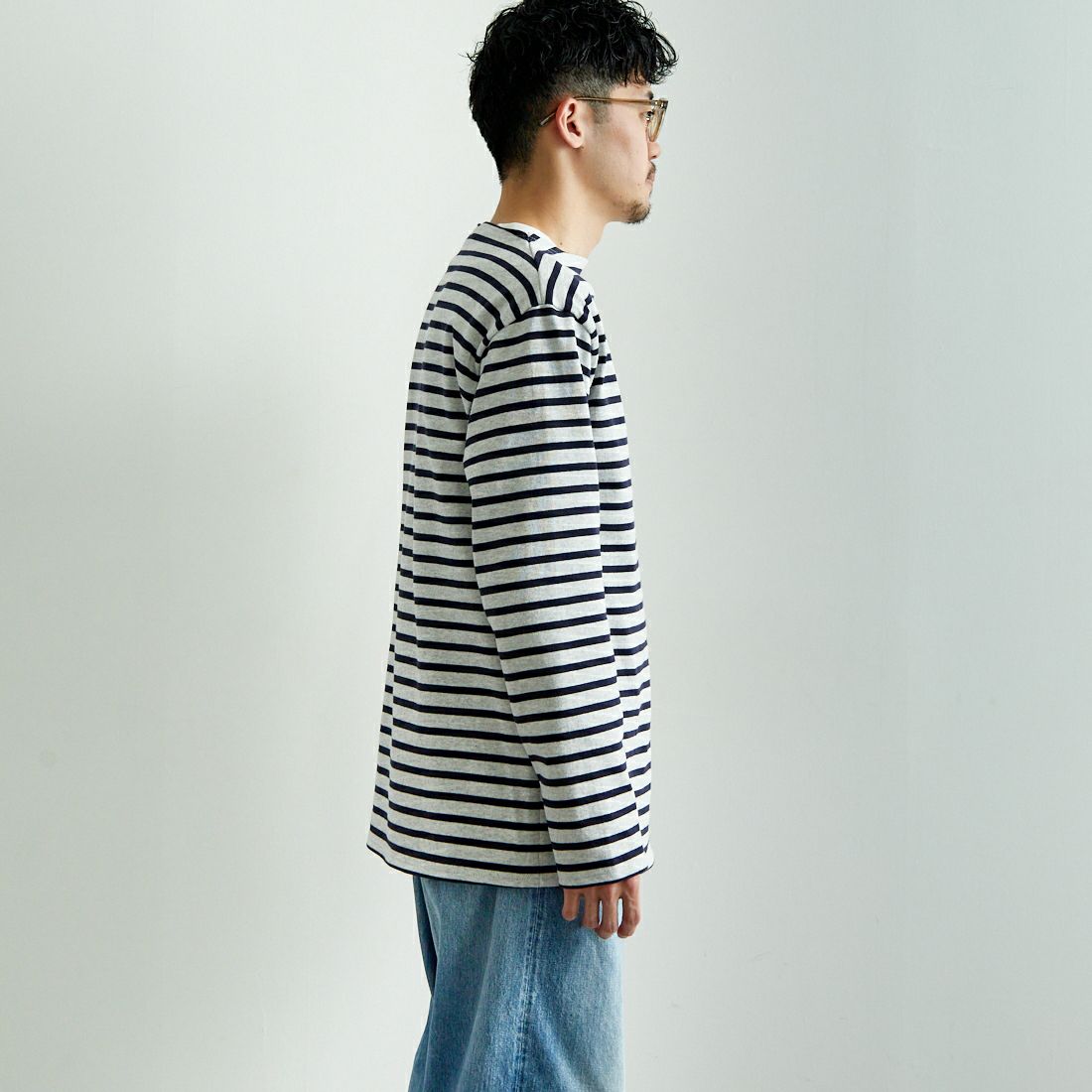 ST.JAMES [セントジェームス] 別注 バスクボーダーロングスリーブTシャツ [OUESSANT-JF] GRI/NAV&&モデル身長：168cm 着用サイズ：6&&