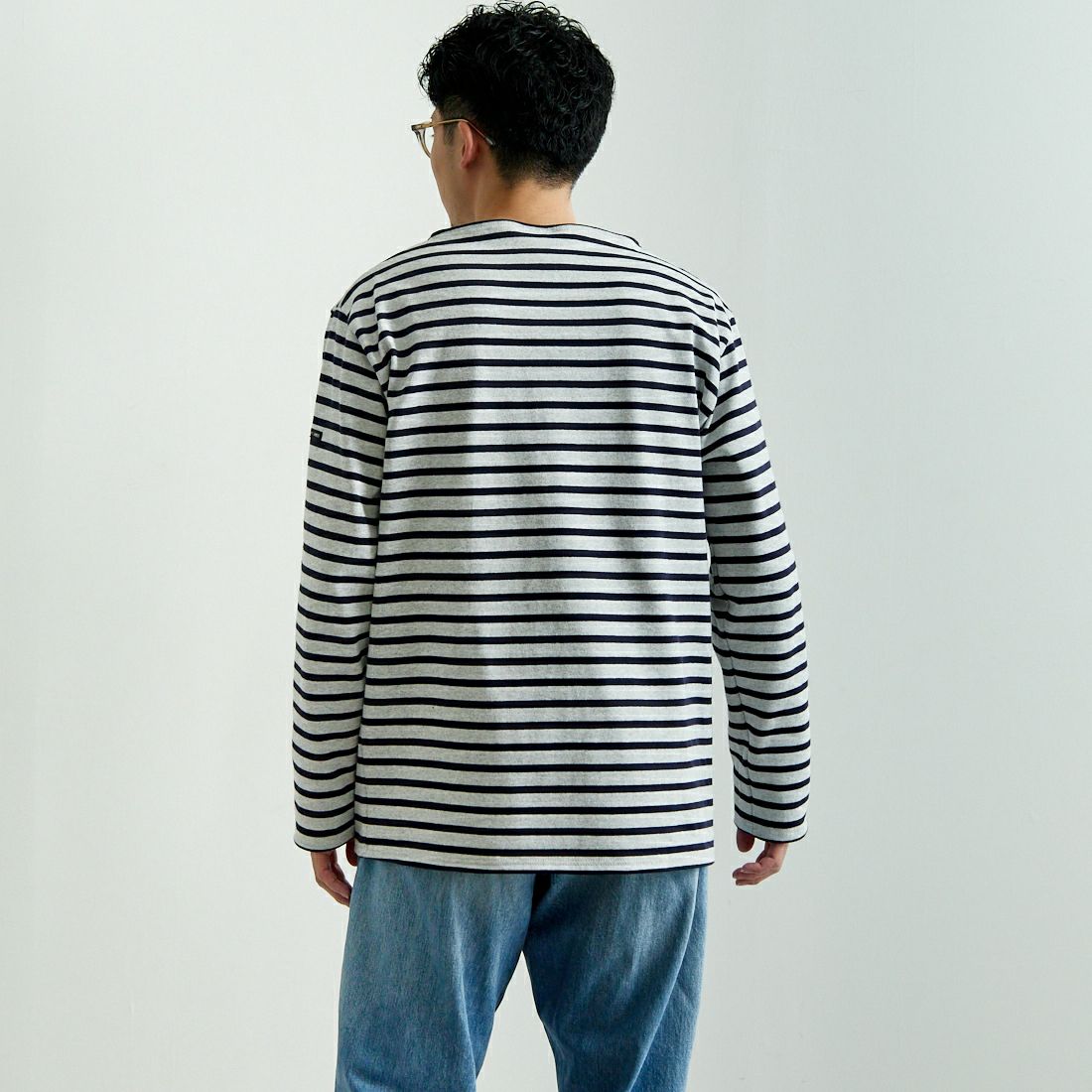 ST.JAMES [セントジェームス] 別注 バスクボーダーロングスリーブTシャツ [OUESSANT-JF] GRI/NAV&&モデル身長：168cm 着用サイズ：6&&