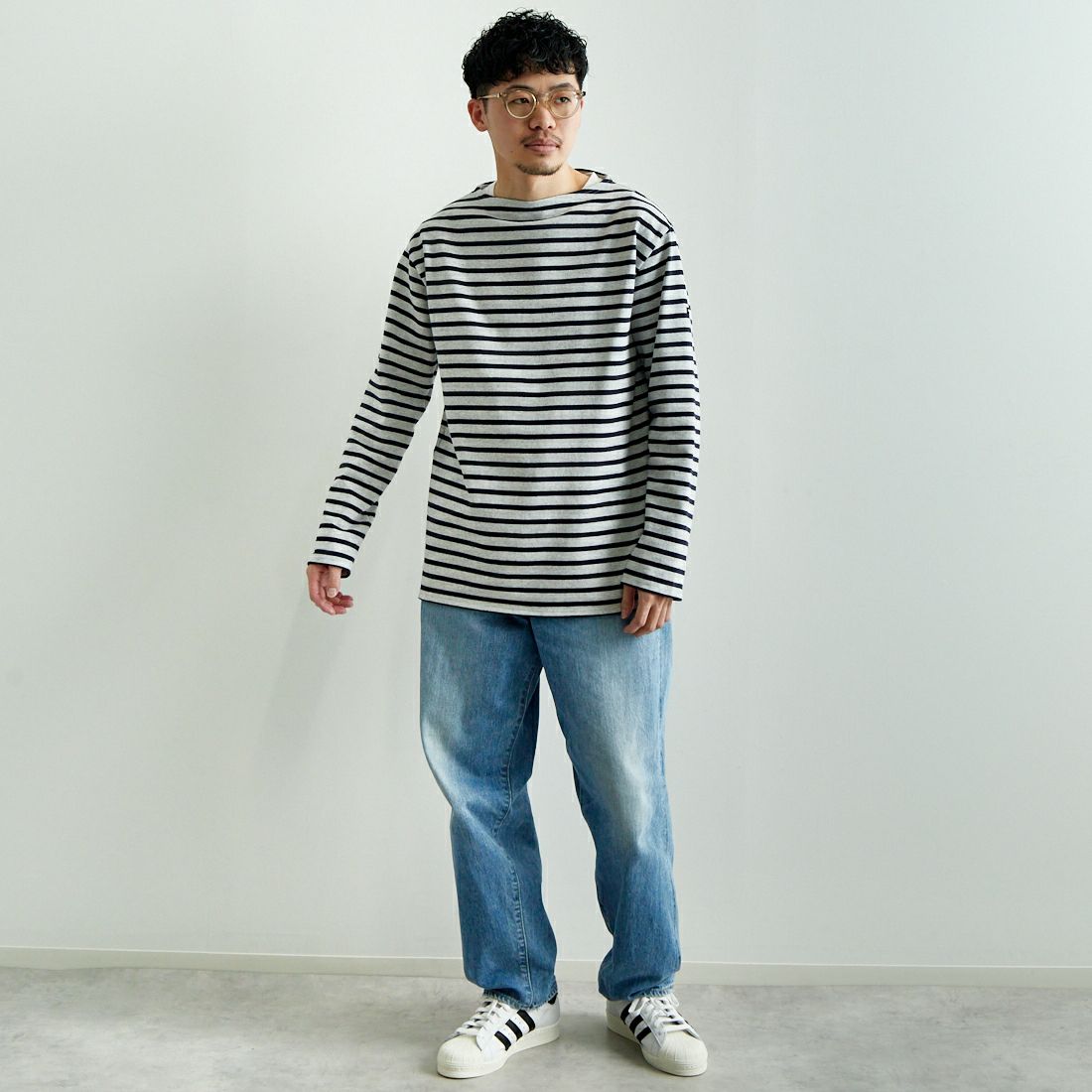 ST.JAMES [セントジェームス] 別注 バスクボーダーロングスリーブTシャツ [OUESSANT-JF] GRI/NAV&&モデル身長：168cm 着用サイズ：6&&