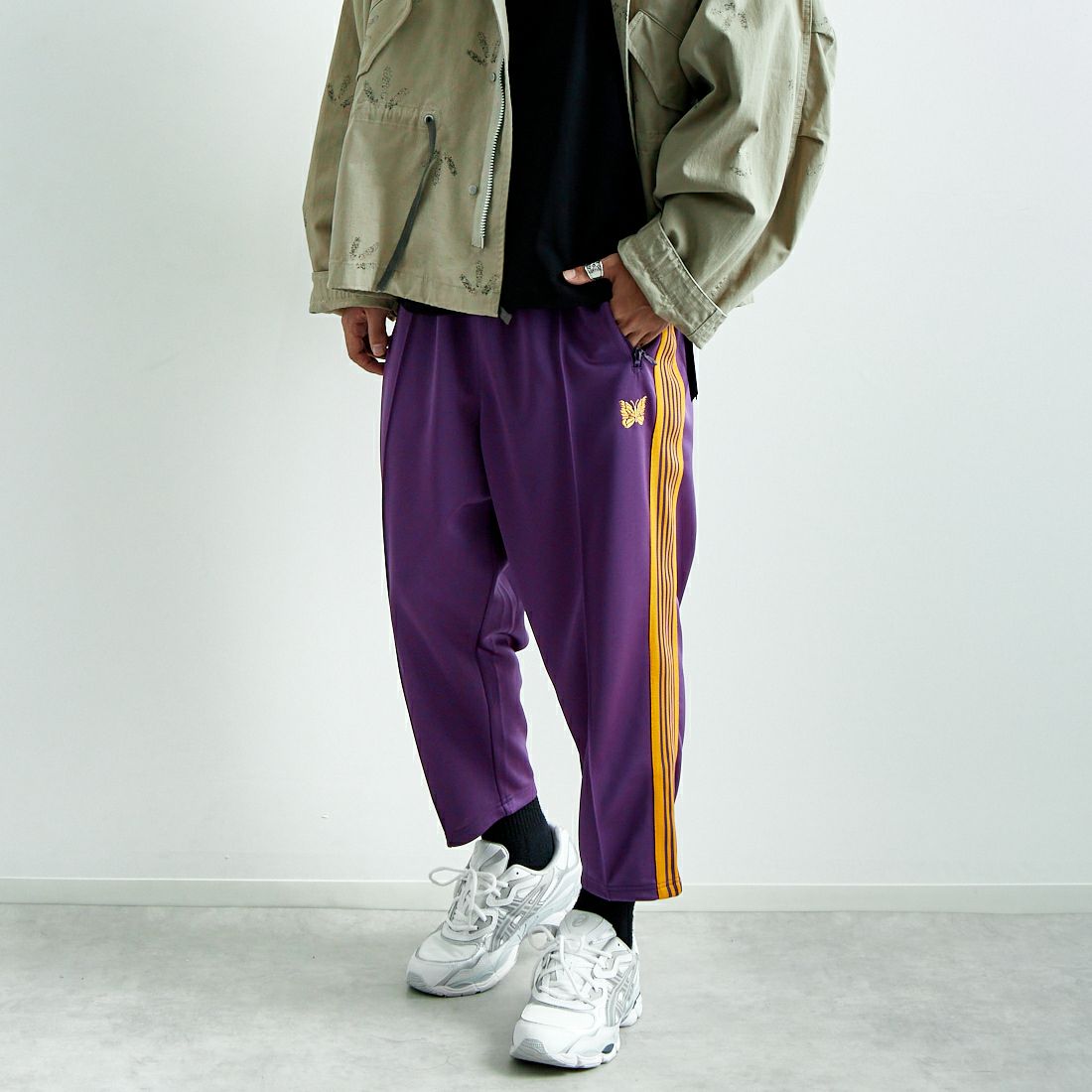 Needles [ニードルズ] ジョッパートラックパンツ [QV312] C PURPLE &&モデル身長：179cm 着用サイズ：M&&