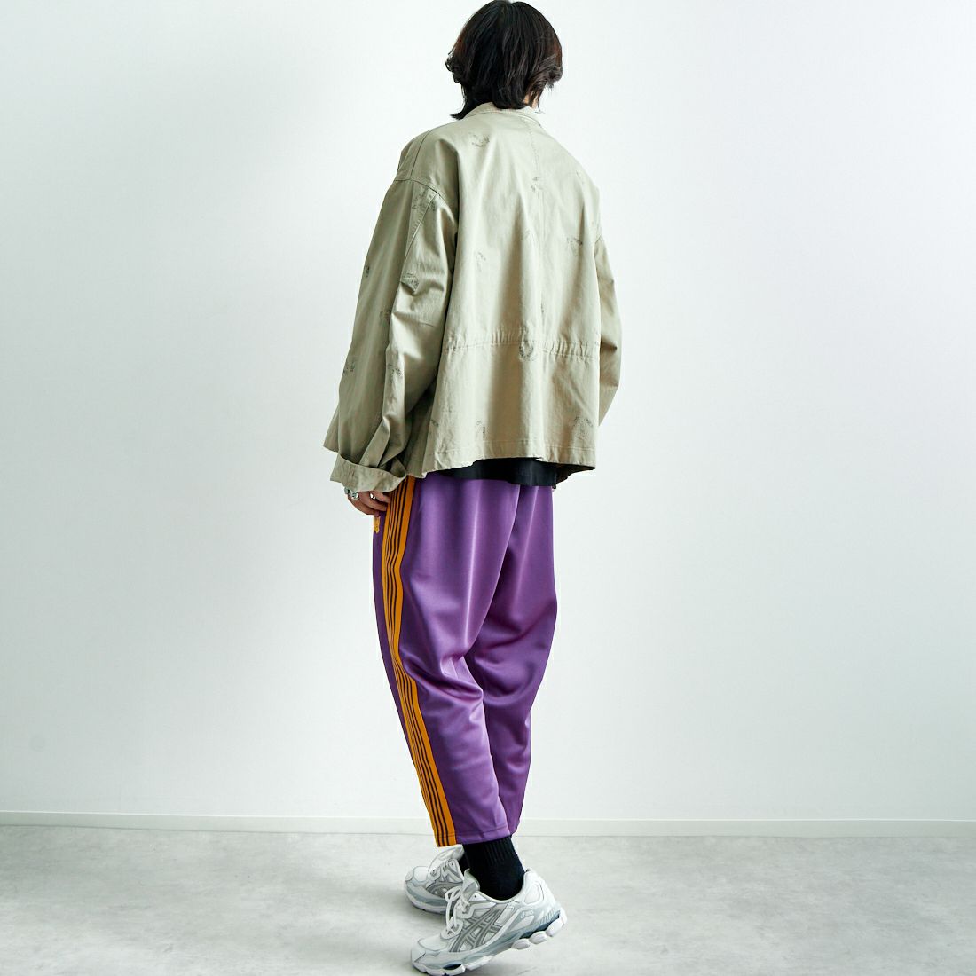 Needles [ニードルズ] ジョッパートラックパンツ [QV312] C PURPLE &&モデル身長：179cm 着用サイズ：M&&