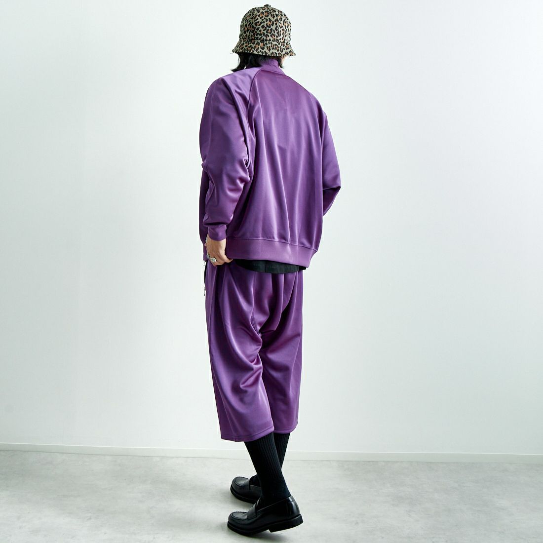 Needles [ニードルズ] ドルマンスリーブトラックジャケット [QV324] A PURPLE &&モデル身長：179cm 着用サイズ：L&&