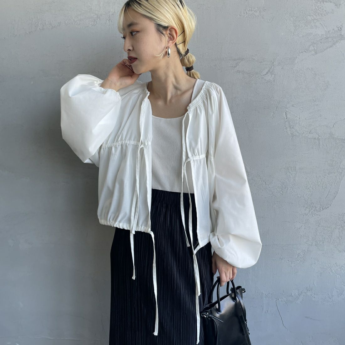 nenom [ネノム] マルチWAY ギャザーボレロブラウス [NE25112003] 02 OFF &&モデル身長：150cm 着用サイズ：F&&