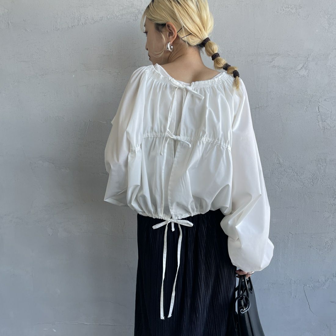 nenom [ネノム] マルチWAY ギャザーボレロブラウス [NE25112003] 02 OFF &&モデル身長：150cm 着用サイズ：F&&
