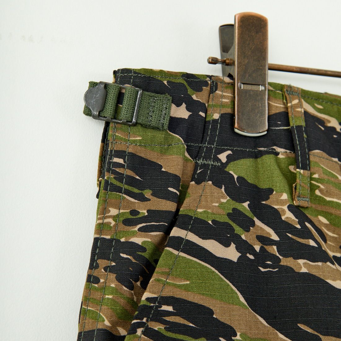 PROPPER [プロッパー] ダーツヘムパンツ [DARTS-HEM-PANTS] TIGER CAMO