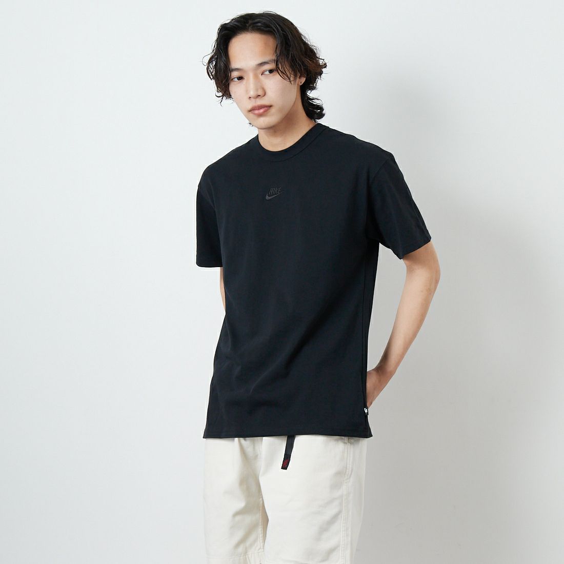 NIKE [ナイキ] プレミアム エッセンシャル Tシャツ [DO7393] 010 ﾌﾞﾗｯｸ &&モデル身長：179cm 着用サイズ：M&&