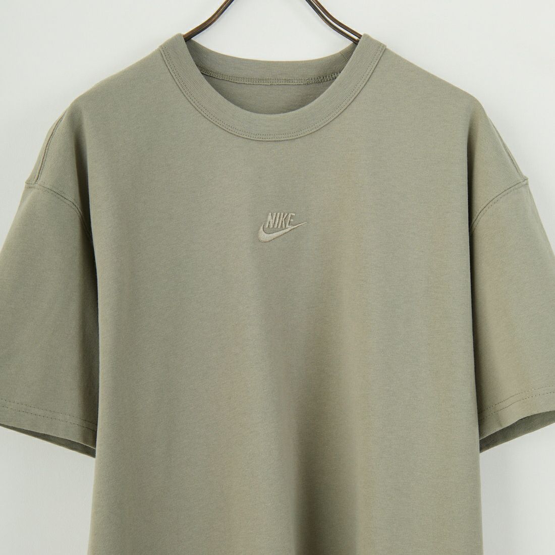 NIKE [ナイキ] プレミアム エッセンシャル Tシャツ [DO7393] 320 L.ARMY