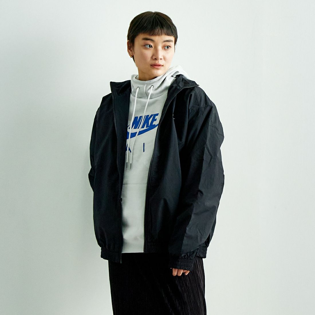 NIKE [ナイキ] クラブ ウーヴントラックジャケット [HQ6110] 010 ﾌﾞﾗｯｸ &&モデル身長：160cm 着用サイズ：S&&