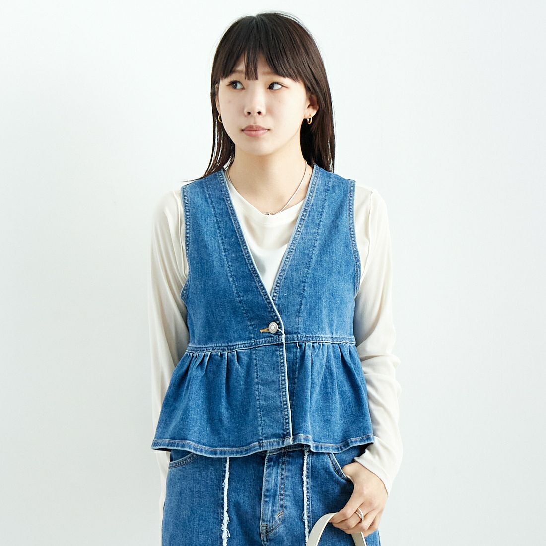 98 L.BLUE&&モデル身長：167cm 着用サイズ：F&&