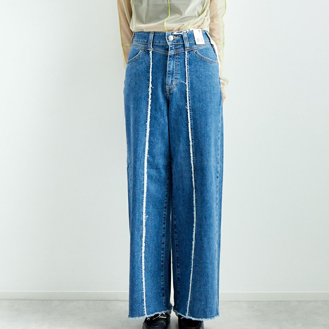 SOMETHING [サムシング] LISAフリンジワイドデニムパンツ [SEA581] 98 L.BLUE &&モデル身長：167cm 着用サイズ：M&&